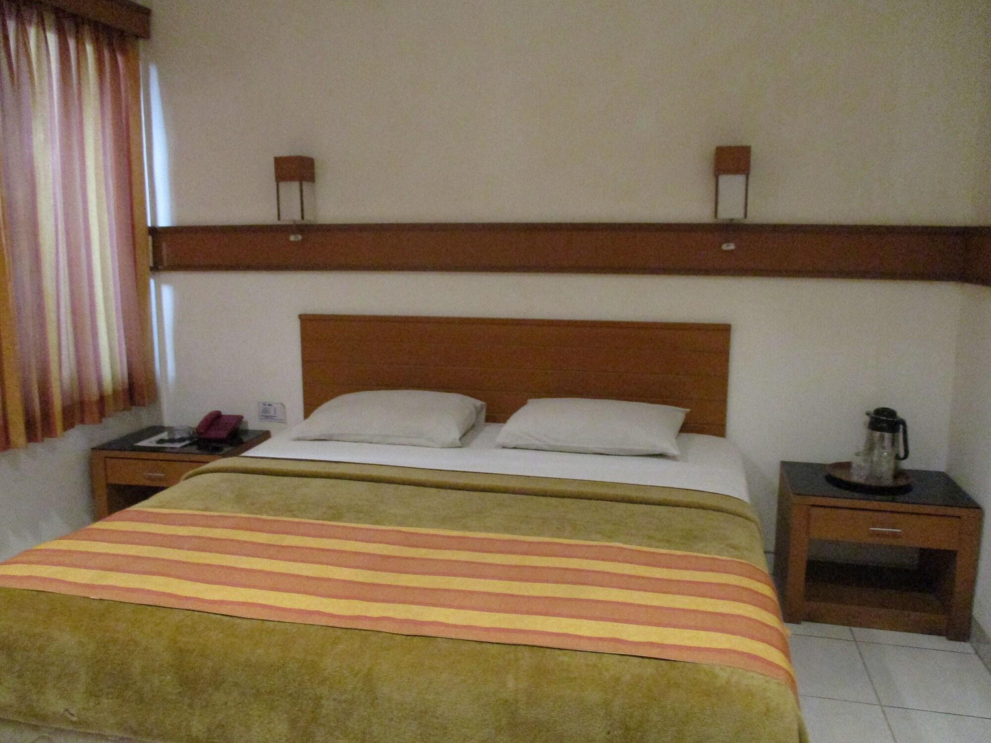 Hotel Caravan Tanah Abang Jakarta Exterior photo