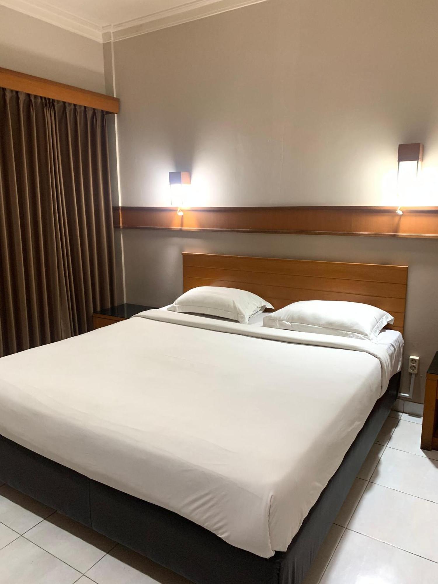 Hotel Caravan Tanah Abang Jakarta Exterior photo