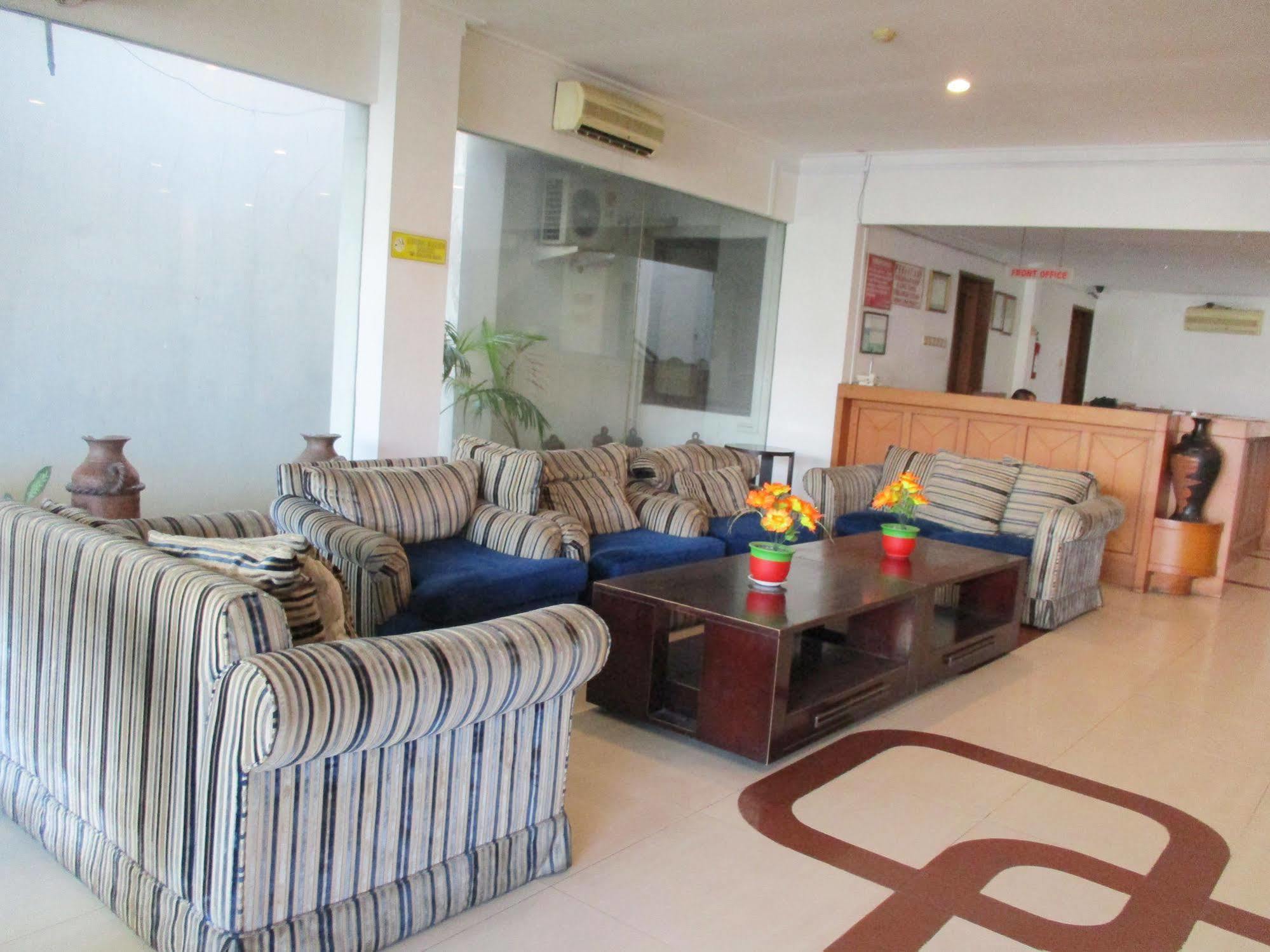 Hotel Caravan Tanah Abang Jakarta Exterior photo