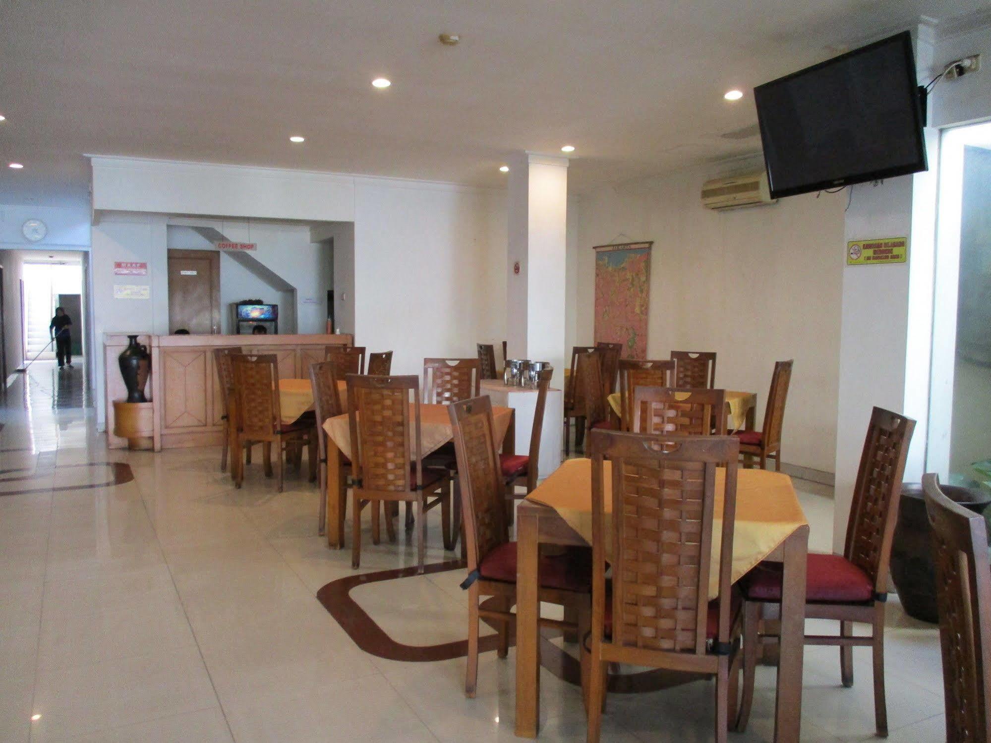 Hotel Caravan Tanah Abang Jakarta Exterior photo
