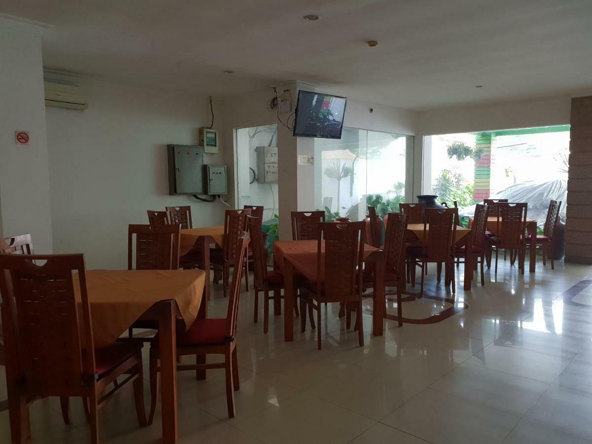 Hotel Caravan Tanah Abang Jakarta Exterior photo